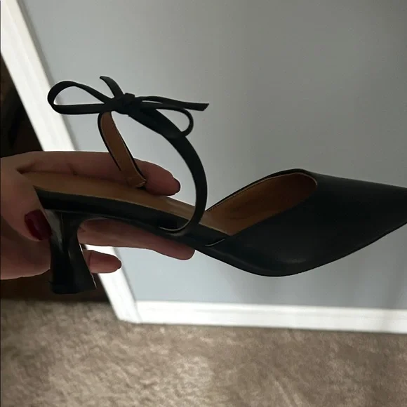 Chic Black Leather Mules - Picture 3 of 5